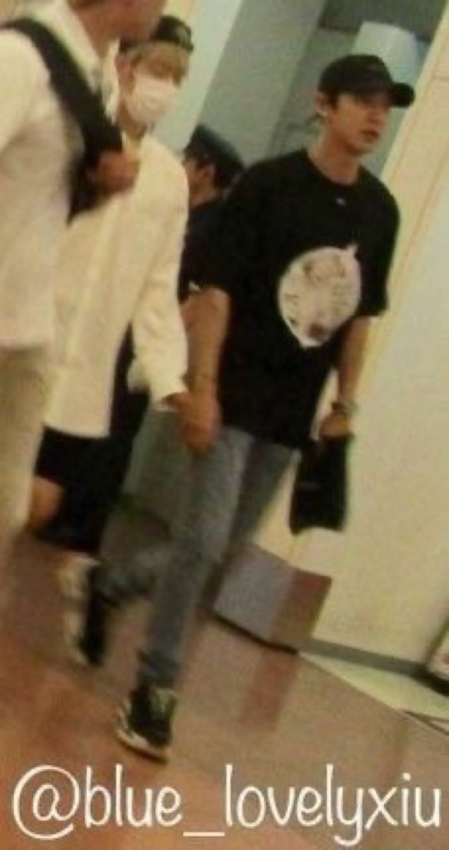 มิตรภาพลูกผู้ชาย มึงเดินระวังๆดิวะ หลงมากูทำไง กูจะแกล้งใครล่ะสัส มึงเดินดีๆได้ปะ ตาบอดไง๊ 
ช้าชิบหาย มึงเดินหรือคลานเนี่ย