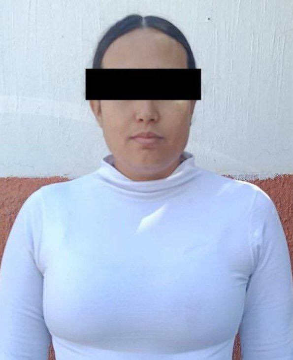JaliscoRojo's tweet photo. Alma Rosa Rivera Martínez, alias “La Leona”, fue detenida por elementos de la SSPC Federal a las 12:10 horas del viernes 20 de febrero en las calles Nicolás Bravo y Brizuela en la colonia San Javier en Tala, Jalisco, es señalada por su presunta participación en el reclutamiento https://t.co/MIrdhxfIpF