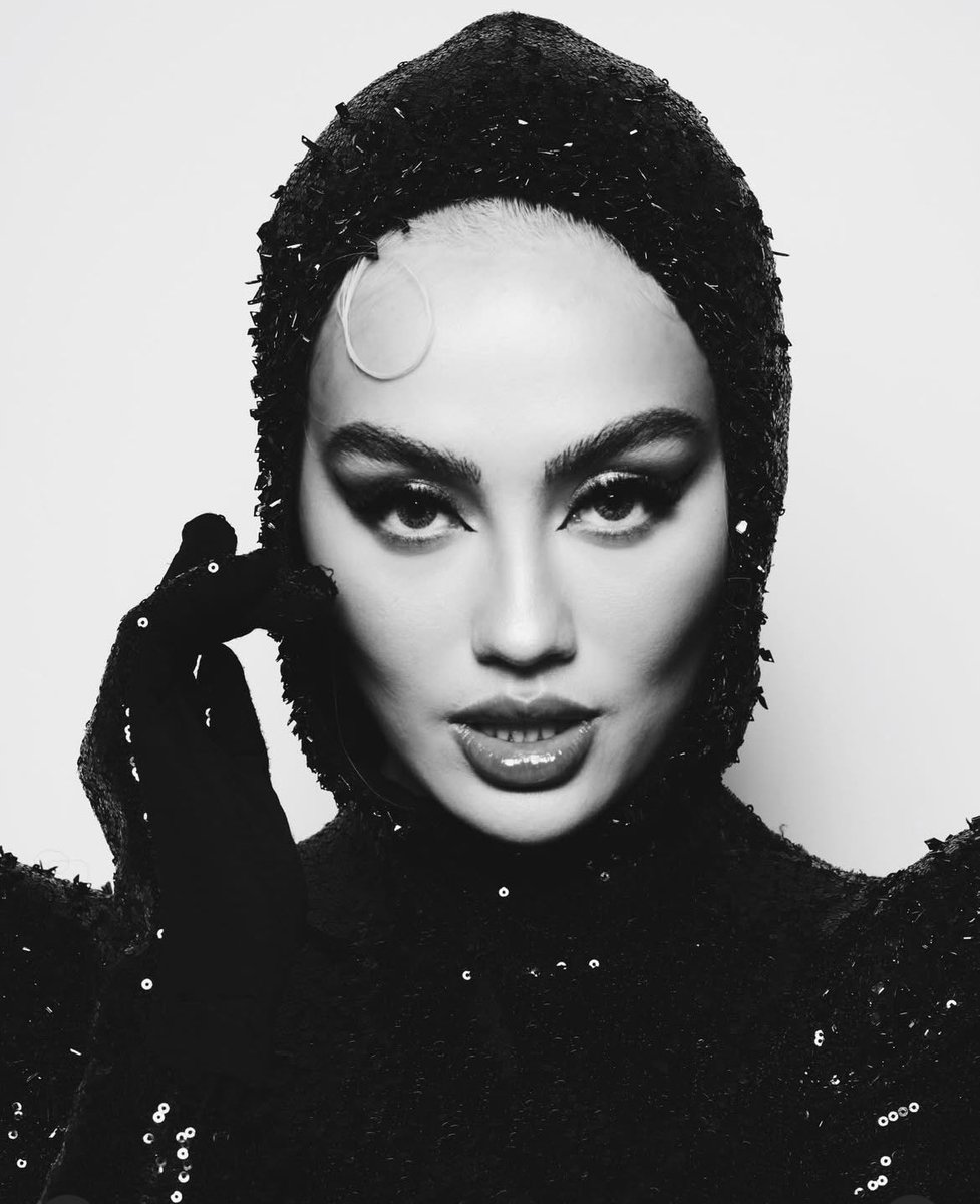 Saying agnezmo is not relevant anymore and still talking abt her every damn year is insane 🤭🤣 #GOAT