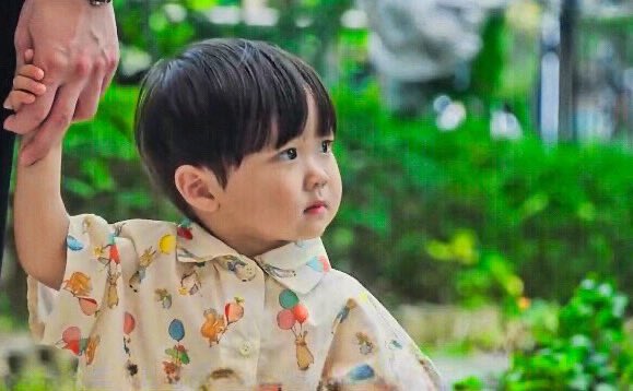 • just wanna hug this little star • 🐥🍭 

#OurUniverse