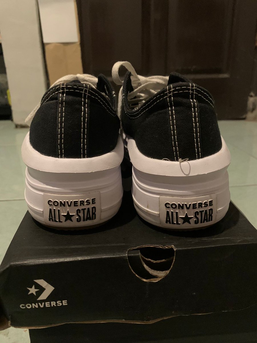 cl_xiii's tweet photo. Converse chuck ori ukuran 38(women) 500k https://t.co/UPbymRsoYX
