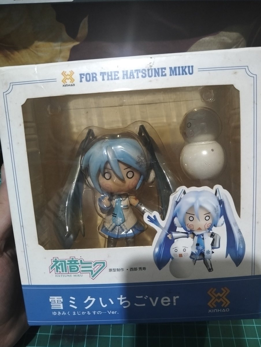 cl_xiii's tweet photo. Figure hatsune miku snow 1 aksesoris ilang, udh yellowing 100k https://t.co/MqgsYRjWl6