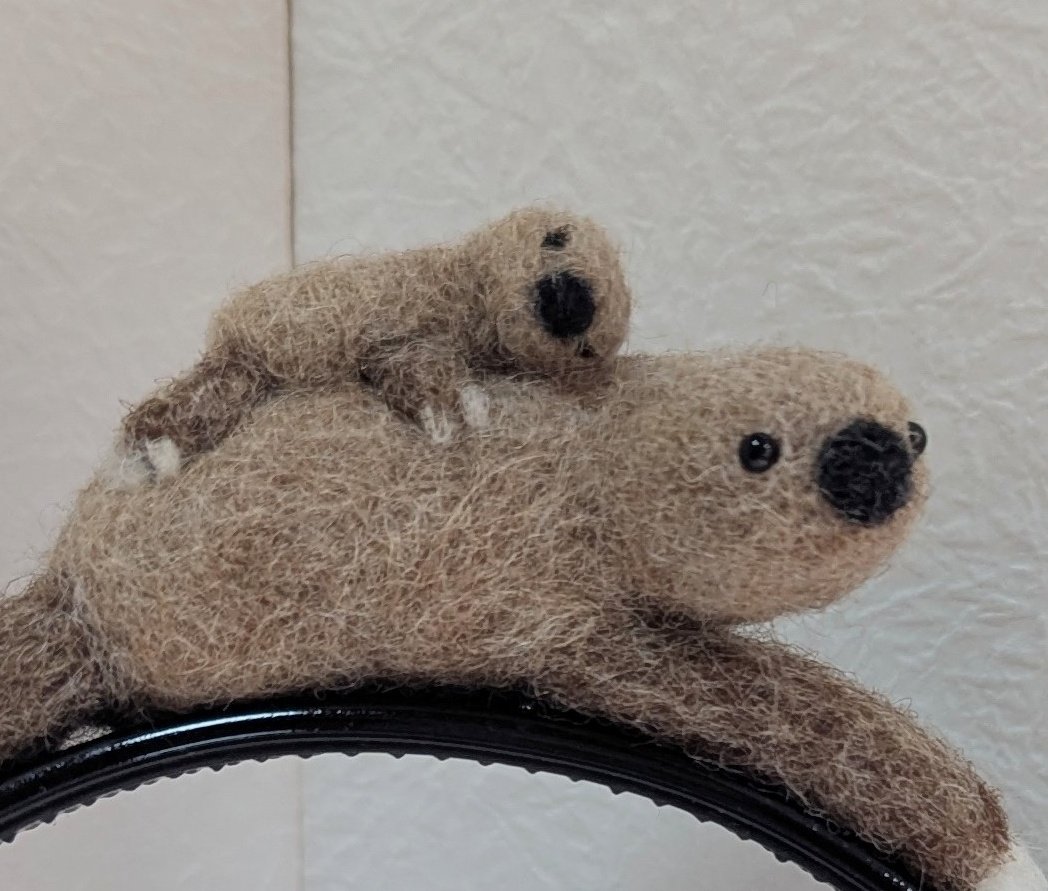 2月22日はフタユビナマケモノの日 親子でまったりタイプと「ﾖｯ