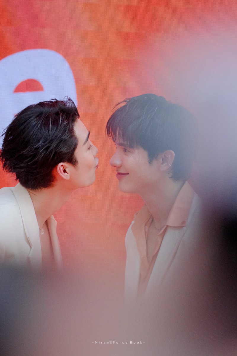 🫣 มันจะมีเพื่อนคนนึง !!
ที่เขาชอบเนียน ๆ มาอยู่ใกล้เธอ
ก็ใกล้ประมาณนี้ ได้ไหม 🦊🍅✨

FORCEBOOK WITH YVESROCHER
#YvesRocherxForcebook
#forcebook #ฟอสบุ๊ค