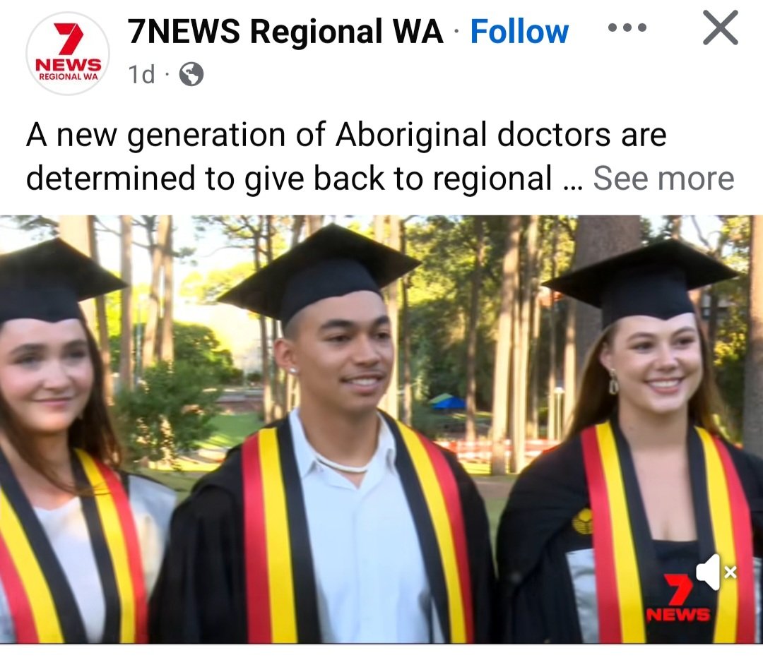 TTAlwaysWins's tweet image. It's a never ending pisstake. Congrats to them on becoming doctors, but the two on the left &amp;amp; right have about as much aboriginal blood as I do. But I'm guessing it helped get the taxpayers to pay their uni fees🤦‍♂️