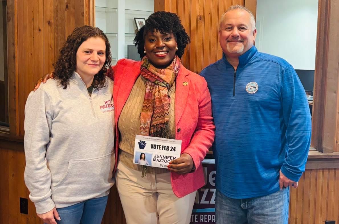 Joanna4PA's tweet photo. WE ARE READY TO ELECT @jenforpa ON TUESDAY!🗳️👏🏾 

Grateful to be in Allegheny Co today w/ @PADemParty Chair @DePasqualePA and our friends @AlleghenyLabor and President Galuska to GET OUT THE VOTE! HD-42, you’re up! #HoldTheHouse #KeepPABlue #MajorityMatters #MadamSpeaker https://t.co/8DaipcJ24Y
