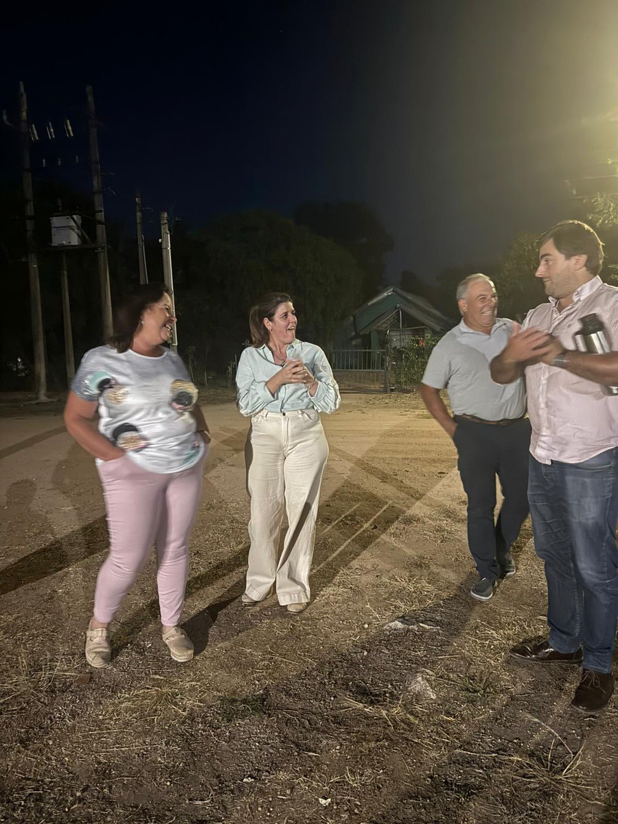 En la noche de hoy llegamos hasta Polanco del Yi para intercambiar con vecinos y las comisiones que trabajan muy fuerte por la localidad. 
Realmente un compromiso y trabajo muy lindo. 
Mucha cosa para seguir trabajando en conjunto.