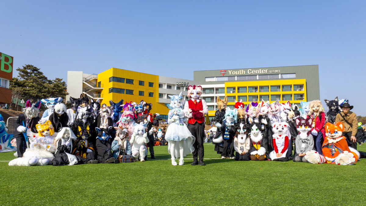 💐Furry Wedding photoshoot💐
Heevin 🩵🩷Innyx
📸: <a href="/rowlwolf/">하울프(Howolf)🔜FurryJoa</a> 

축하 감사합니다! 열심히 살게요🥹

#furry #fursuit #FurryJoA #퍼리조아