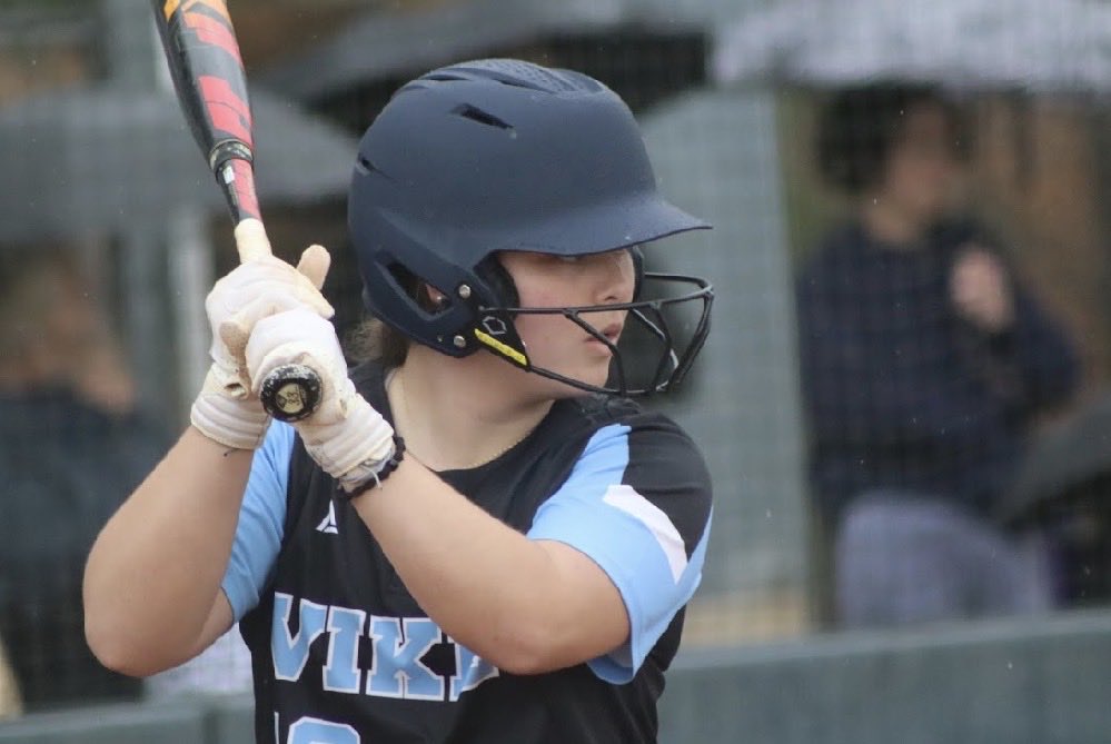 mackenziecuba29's tweet photo. First high school jamboree in the books! Went 1 for 2 with a double! Can’t wait to see what this year holds! @HoggardSoftball #softball #SoftballRecruiting https://t.co/35tiX5a4KM