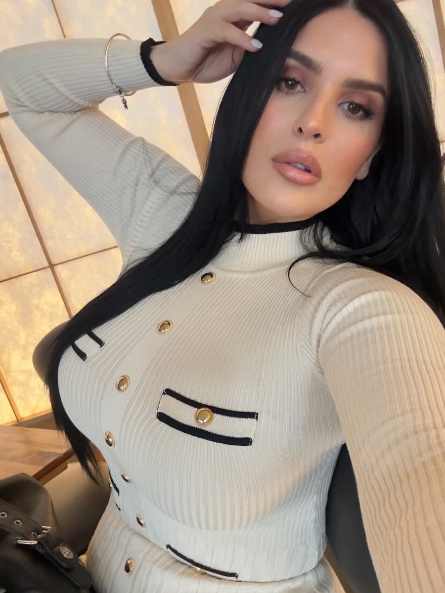 Curvy Auténtica 
#LCDLF6 
#TLMDRealities #TeamCurvyZelma 
<a href="/LaJefaTLMD/">La Jefa</a> <a href="/EndemolShineBD/">Endemol Shine Boomdog</a>
<a href="/TLMDRealities/">Telemundo Realities</a>
<a href="/TelemundoPR/">TelemundoPR</a>