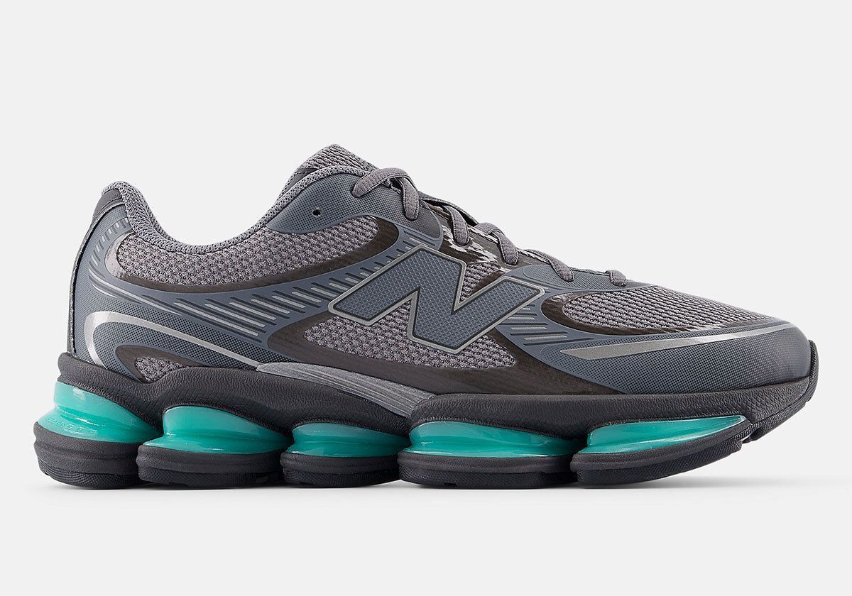 SneakerNews's tweet image. New Balance 2000 "Castlerock/Dark Silver Metallic" dropping Spring/Summer 2026 ($170) 🪨

More here &amp;gt;&amp;gt; buff.ly/lYIU0hB