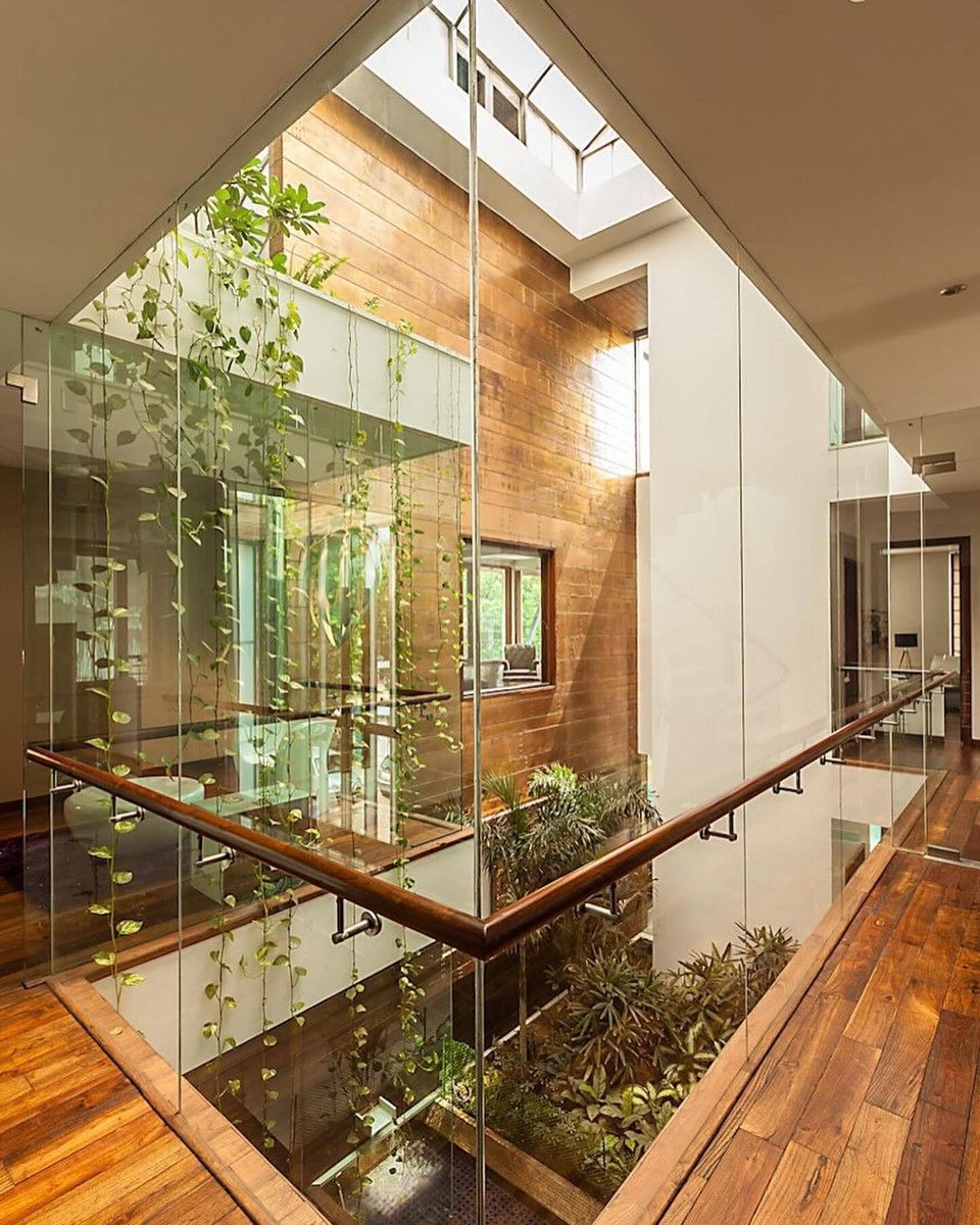 INTERIORBYHUT's tweet image. Indoor atriums 🌿

These are large open space inside a building covered by a glass roof or skylight designed to bring in natural light and create a sense of openness