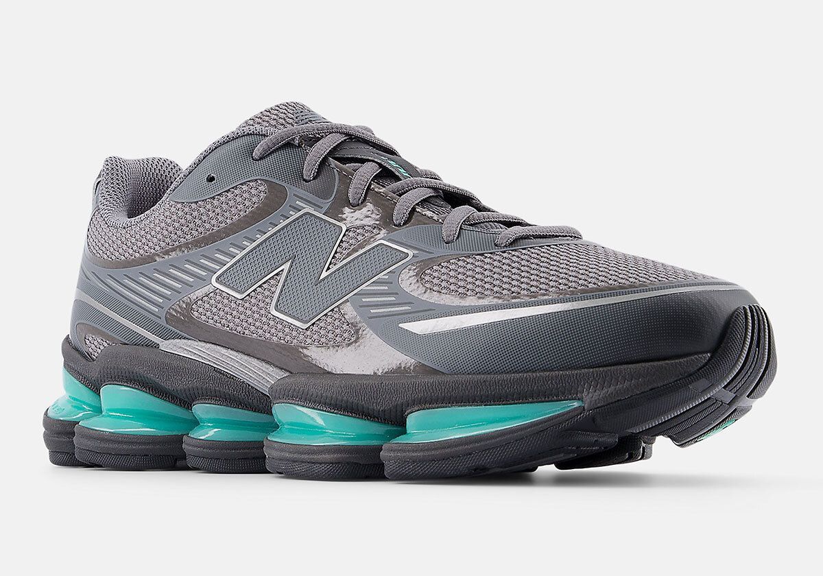 SneakerNews's tweet image. New Balance 2000 "Castlerock/Dark Silver Metallic" dropping Spring/Summer 2026 ($170) 🪨

More here &amp;gt;&amp;gt; buff.ly/lYIU0hB