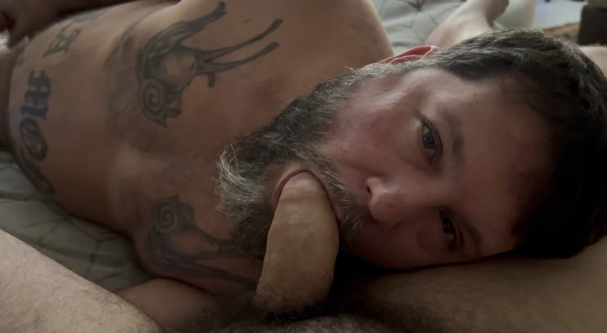 The Dom Bottom tweet media