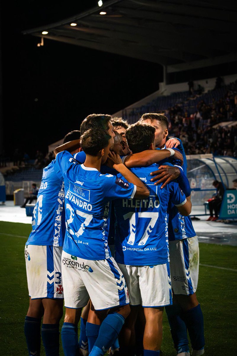 Restelo regalou-se com 5 golos num clássico do futebol português 🙌

Belenenses bateu a Académica por 3-2 num jogo emotivo da fase de subida da Liga 3.

Dois históricos que lutam para regressar aos palcos a que estavam habituados.

📸 @ricardolnandueza
