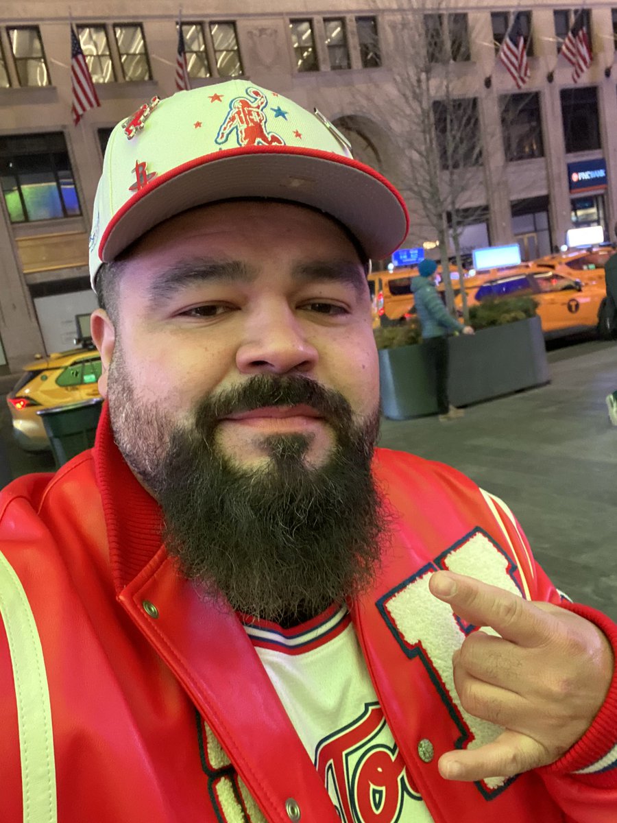 Ike franchise tweet media