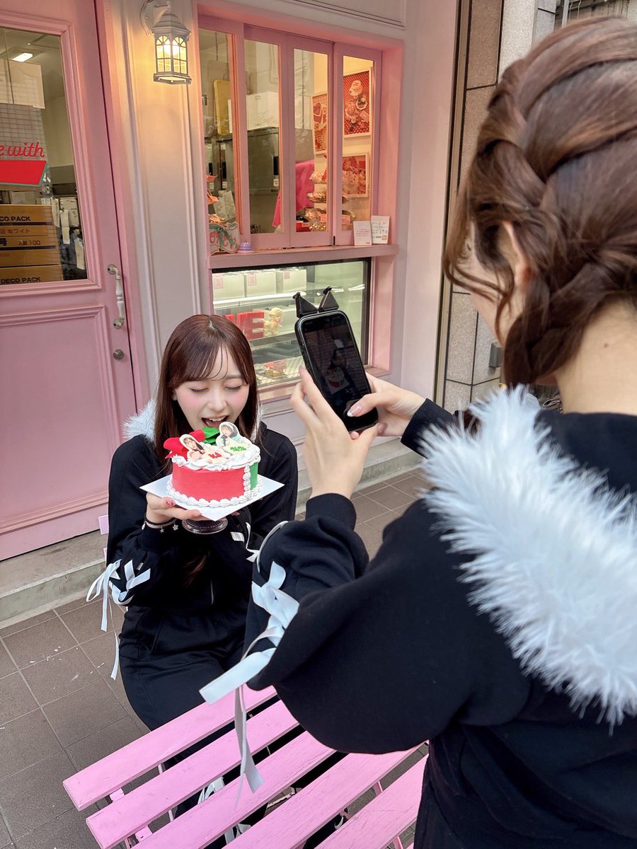 rushia_ms1013's tweet photo. おはよございます❕❤️💚

るしりん本日でKAWAIILABに加入して1年❕
2年目も皆様よろしくお願いします❕✨

昨日は一緒にお祝いしてきたﾖ~~🌟
ケーキの後は韓国料理食べに行っておなかいっぱいになった😉🎶

るしりんこれからもよろしくね🌟✨
 #もあすた  #鈴木花梨  #山本るしあ https://t.co/fifynCb5pw