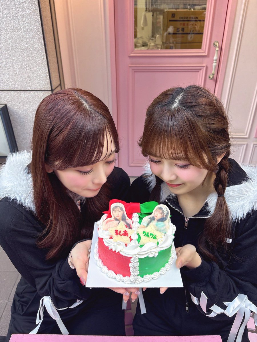rushia_ms1013's tweet photo. おはよございます❕❤️💚

るしりん本日でKAWAIILABに加入して1年❕
2年目も皆様よろしくお願いします❕✨

昨日は一緒にお祝いしてきたﾖ~~🌟
ケーキの後は韓国料理食べに行っておなかいっぱいになった😉🎶

るしりんこれからもよろしくね🌟✨
 #もあすた  #鈴木花梨  #山本るしあ https://t.co/fifynCb5pw