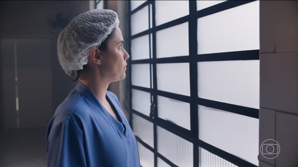 favlombardi's tweet image. Saiu uma notícia que nos próximos capítulos a Samira será morta pela Arminda, mas eu quero acreditar que antes disso eles vão contar a história dela. Acho que o público merece saber como que ela foi parar nesse lugar. #TrêsGraças