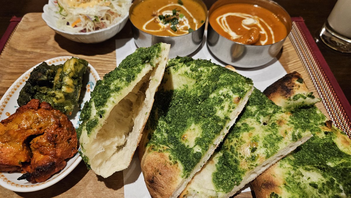 カレー食べたくなっちゃった…。 今日の夜はカレー食べよ🍛