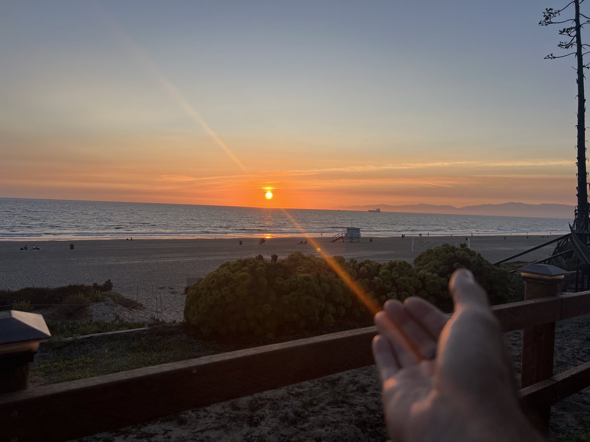 SoCalBeachDaze's tweet image. And this kids is where the Sun comes to sleep. Uber can take you anyplace else you want to go.