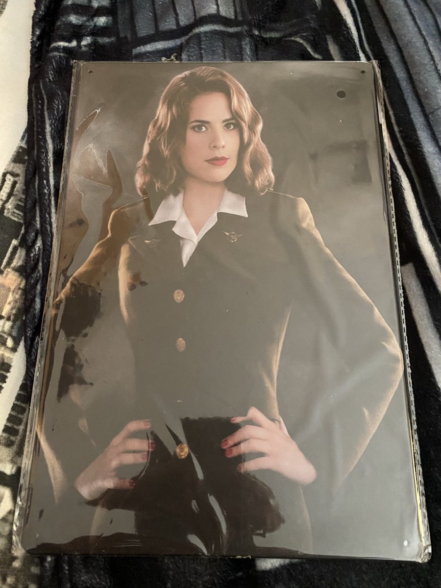 richtributionRP's tweet image. 🕵️‍♀️✨ New Hayley Atwell as Peggy Carter metal print added to the collection!

Classic look, strong presence — a brilliant addition to the wall. Absolutely love this one. 🔥

#HayleyAtwell #PeggyCarter #MarvelCollection #MetalPoster #TVandFilm #CollectorsLife #WallDecor