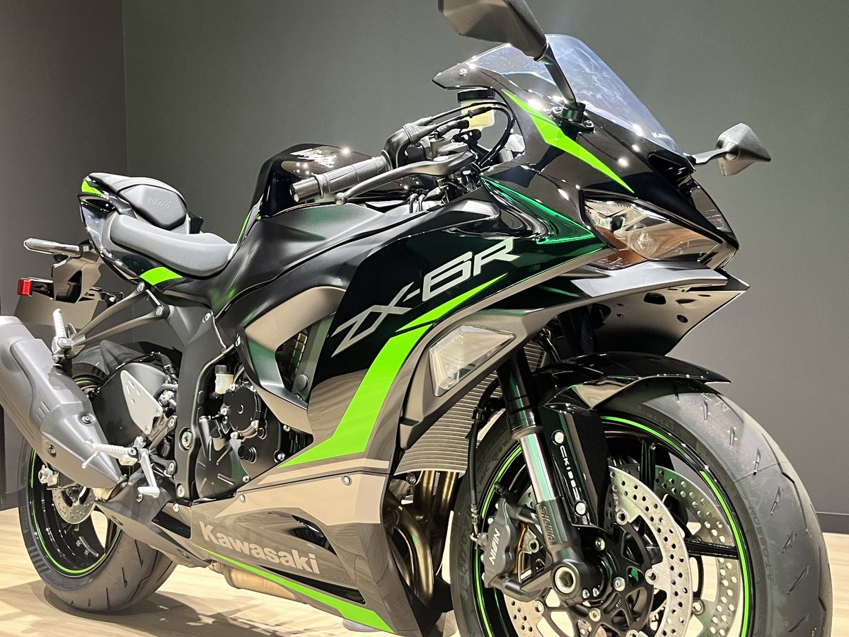 せっかくですので引き続き、Ninja ZX-6Rの在庫車両の写真を掲載いたし