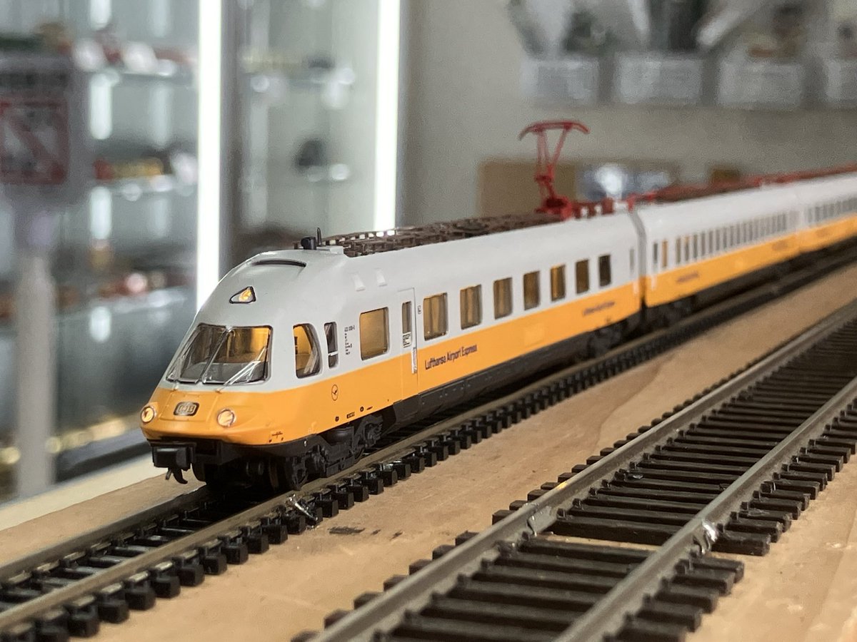 RyogokuTablet's tweet photo. 【鉄道模型買取専業🌱両国たぶれっと】
本日のオススメNゲージ‼️Union model bahn製 ET403 ルフトハンザ‼️欧州のNゲージはやや値段が張りますが、流通量も少なく、出来栄えも素晴らしい👍オススメです🤗 https://t.co/lKx1ru2WpY