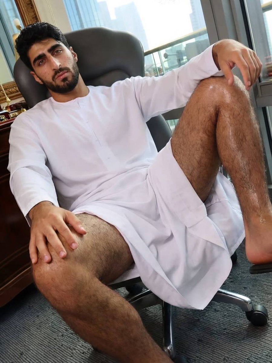 Hot_Stuff_Damn's tweet photo. #Khaliji Guys are so ��� https://t.co/IZAhTxJBry
