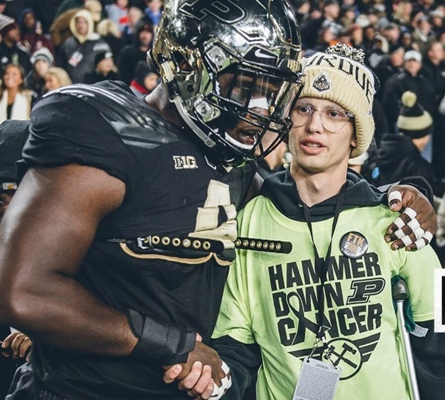 Awful hearing the news about Rondale Moore’s passing

Him and Tyler Trent will fly high 🕊️🕊️

Rest in Peace 🙏🙏

Prayers for the Purdue and Moore family