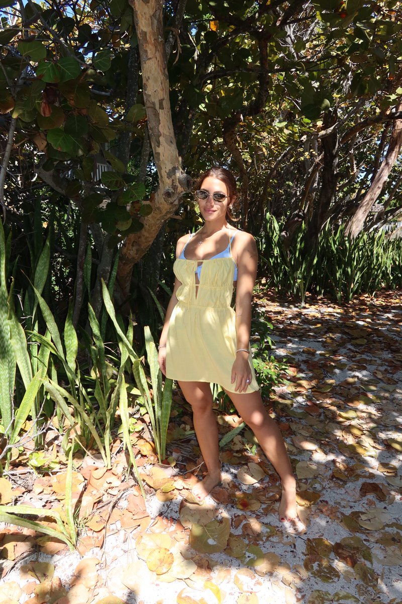 jayneriveraa's tweet photo. Yellow dress, spring is coming ! https://t.co/Fe66GI0hV4