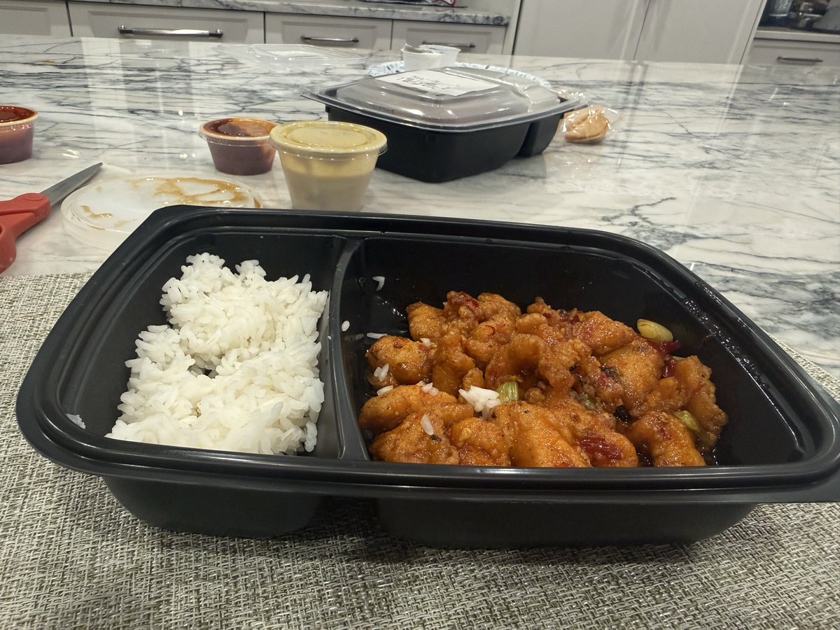 NeilNdaniels's tweet photo. @PFChangs Rationing rice? https://t.co/SYw99XnCvq