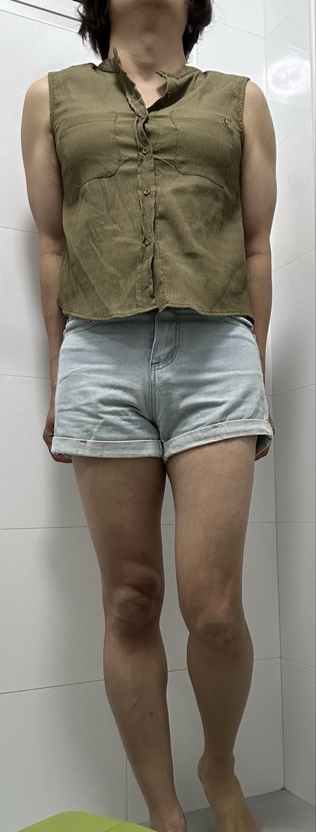 omsmlui's tweet photo. I must be deceiving myself. I naively thought I’m a true sissy only if I’ve taken a real man’s cock in my mouth and in my ass. 我肯定是在自欺欺人。我曾天真地以为，只有把一个真男人的鸡巴含进嘴里、吞进屁眼，才算得上真正的娘娘腔。 https://t.co/Yo1tgrJWoB