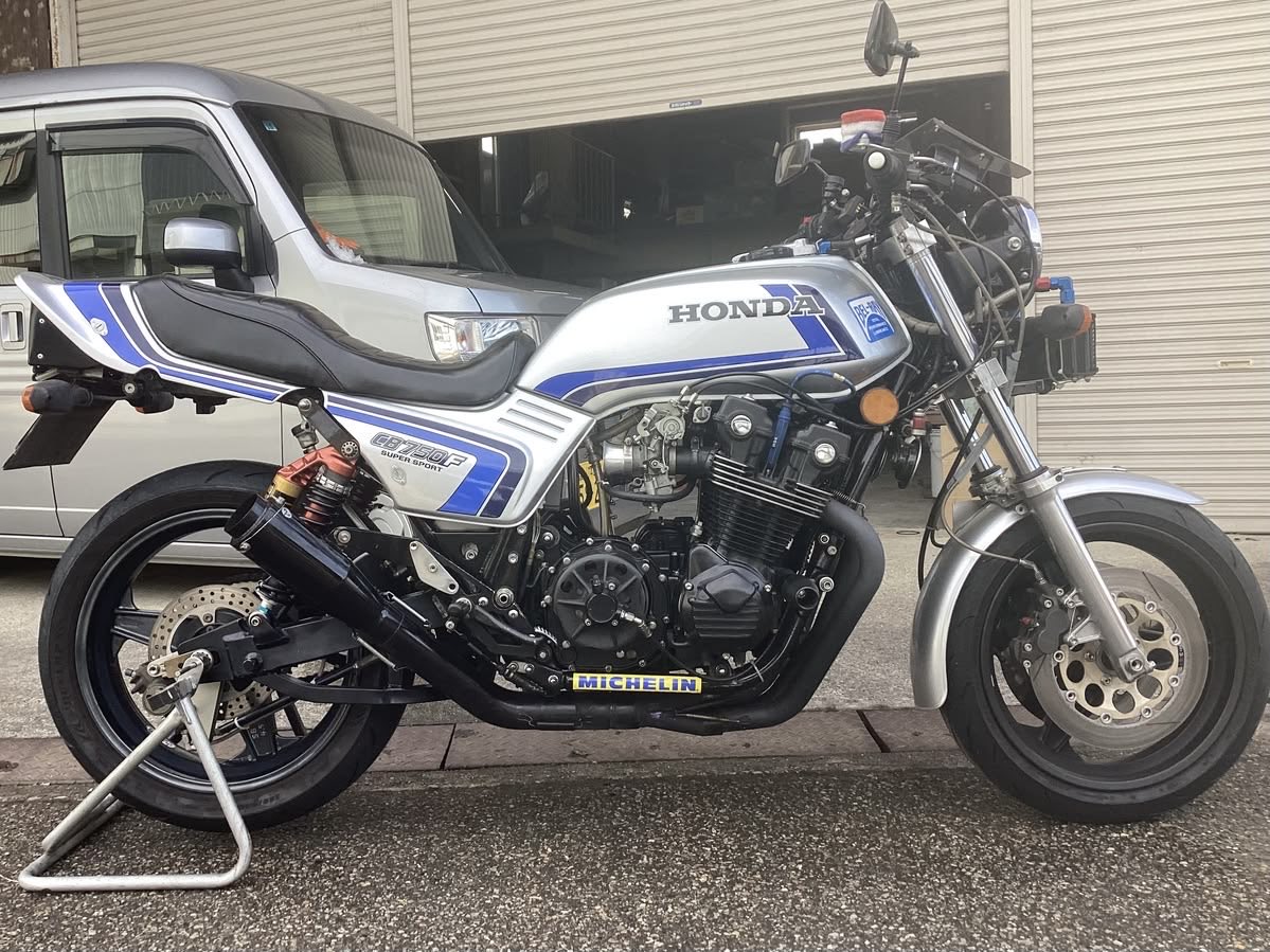タクCB1100F🇯🇵🎶 tweet media