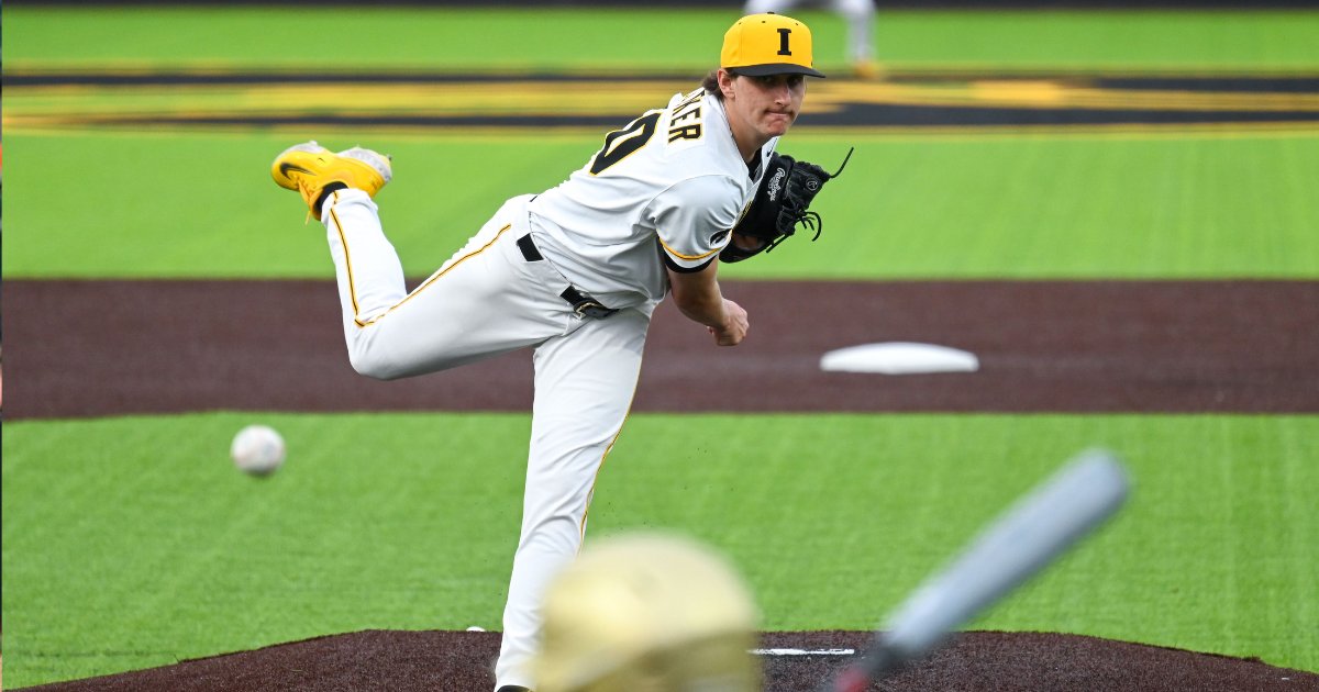 NEW: Hawkeyes down the Owls, take the series

- Jaron Bleeker the story of the game, tossing 4.2 scoreless after Runde exits

- Hawkeyes slowly tack on runs, including multi-hit games from Nerat (3), Mitchell (2) and Wulf (2)

MORE⚾️: on3.com/teams/iowa-haw…