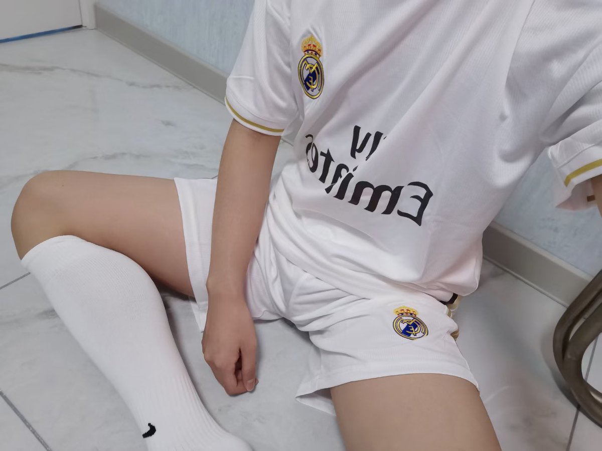 mvy5m's tweet photo. 你怎么能直接说“好”啊？！旮旯给木里不是这样的！你应该多跟我聊天，提升我的好感度。然后问我入不入🚪，接下来对我爱理不理，然后在某个特殊节日跟我有特殊互动。最后我给你看我的特殊CG啊。
你怎么直接同意了！？嘎啦game 里根本不是这样！我不接受！！ https://t.co/E6Qrpfa948