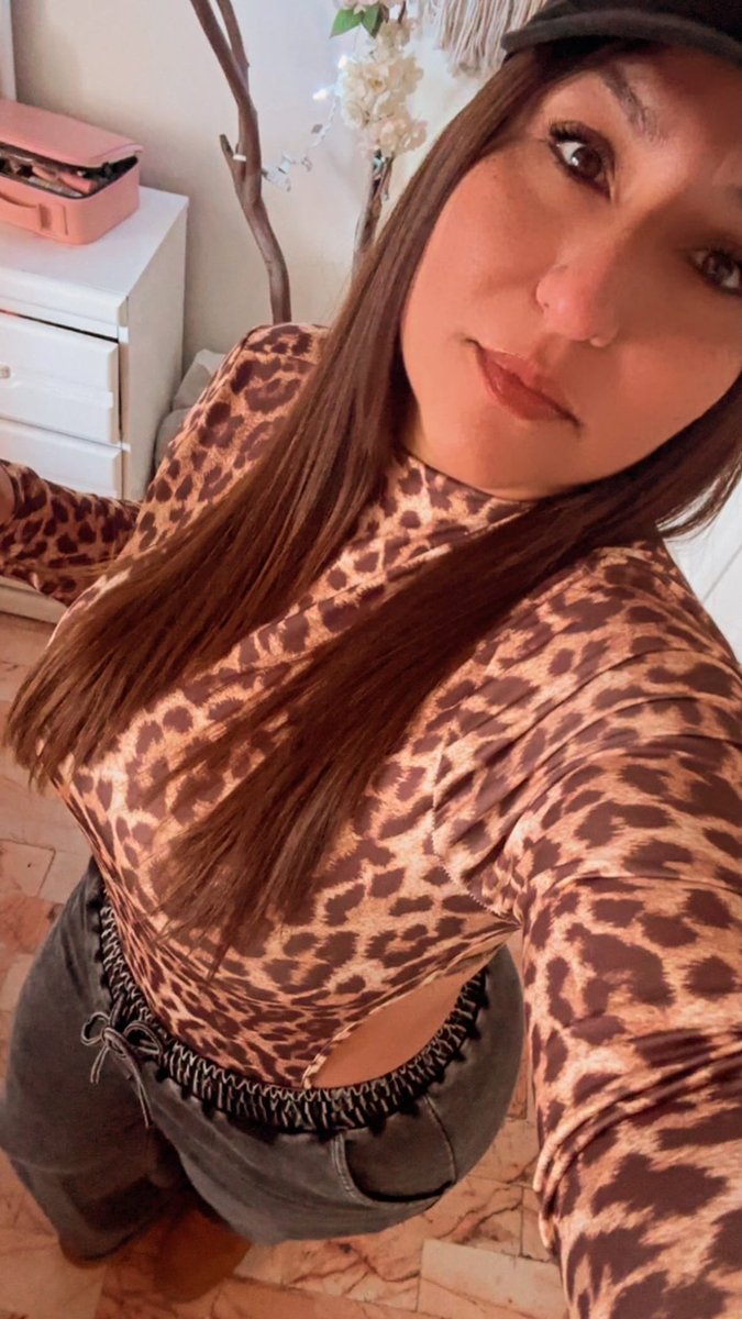 mara esquivel tweet media