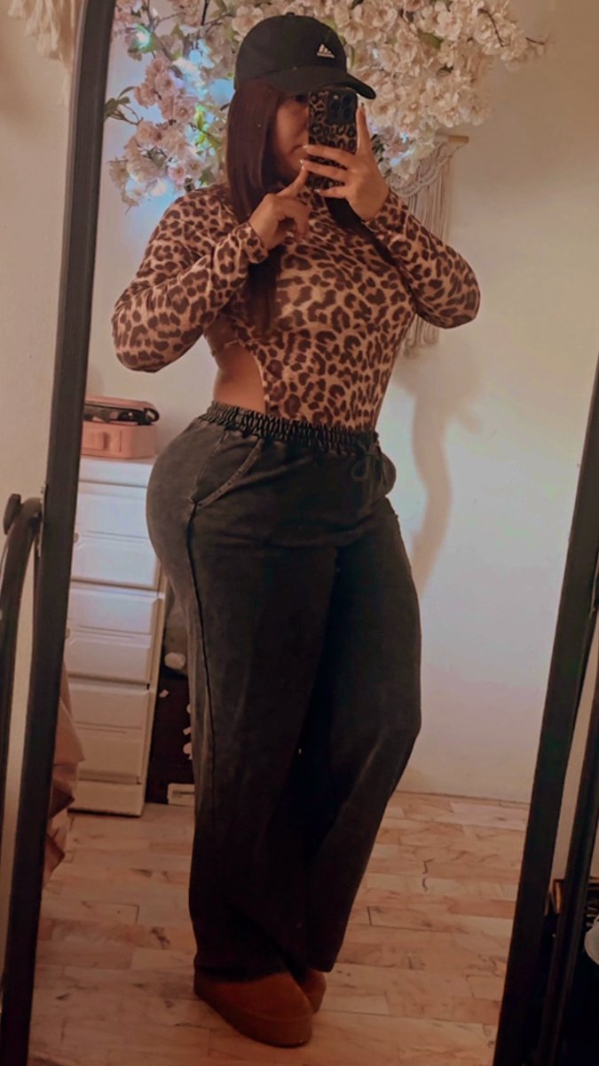 mara esquivel tweet media