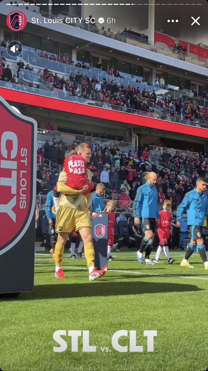 OMG <a href="/stlCITYsc/">St Louis CITY SC</a>! Durkin carrying out his scared #PlayerPal is the absolute cutest! 😍 #AllForCITY⚽️