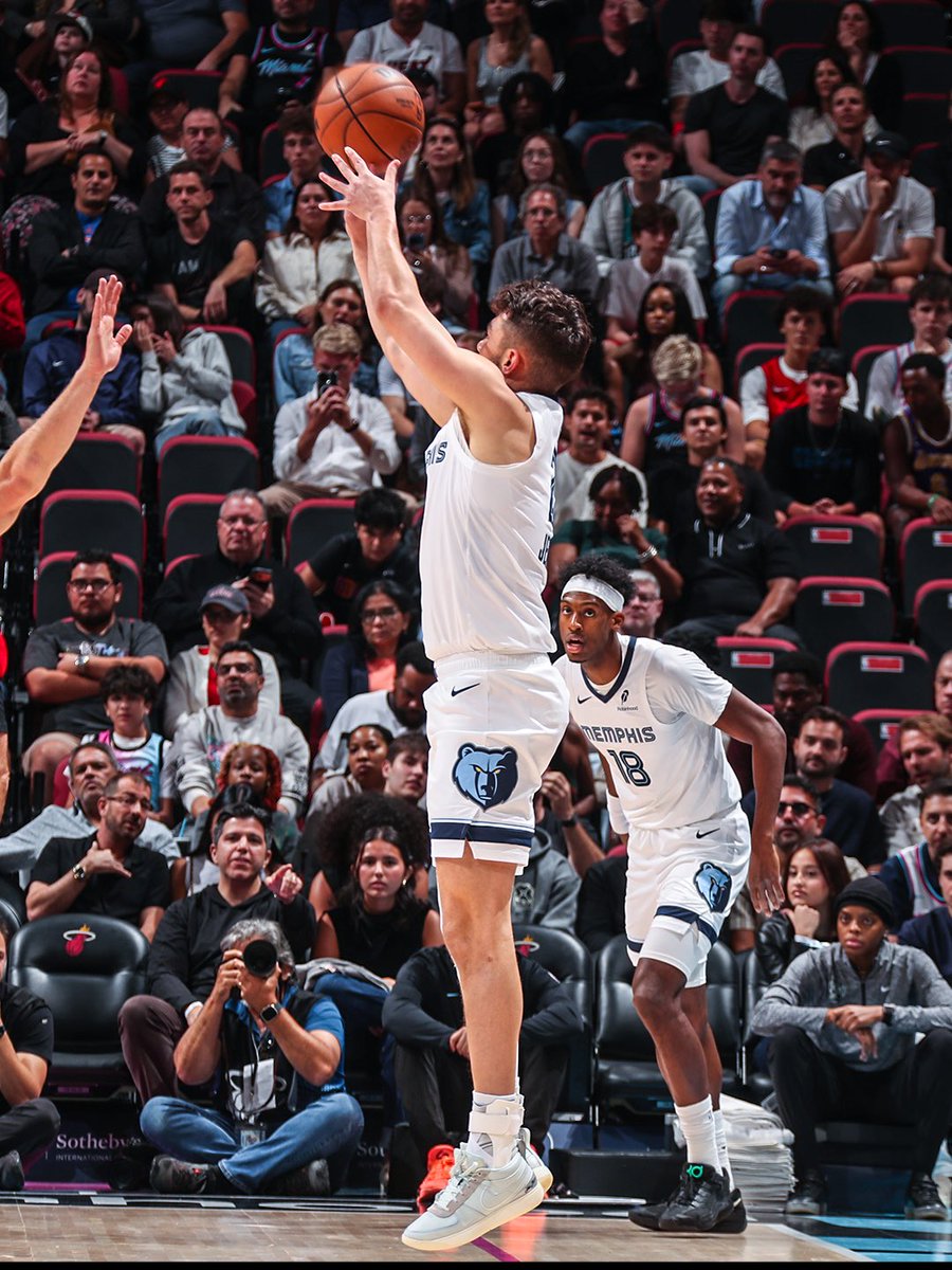 🔵⚪⚪⚪
📺 @FDSN_Grizzlies
END Q1 | MEM 33, MIA 39