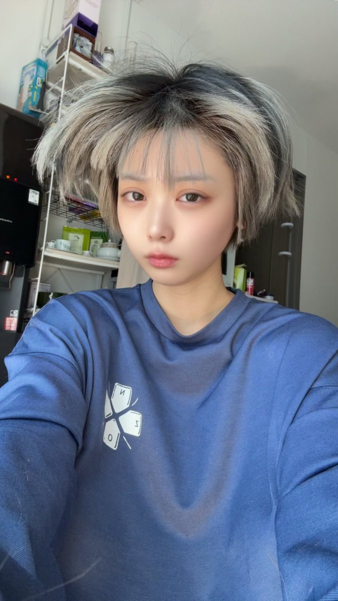 Post by ひより🐈‍⬛🐾 on X: お、おはよう💥