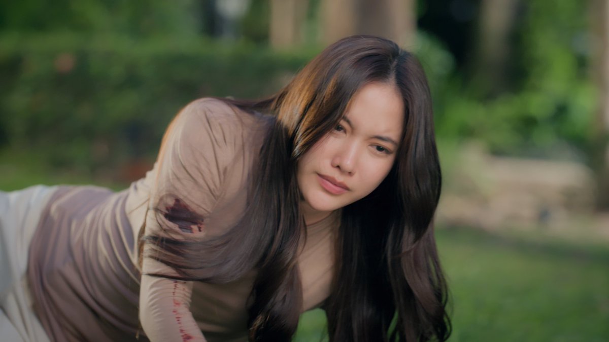 not her getting shot and serving face at the same time

THE AIR Q26 SHOOTING
#เสน่หาวาโยคิว26
#srchafreen
#4elements