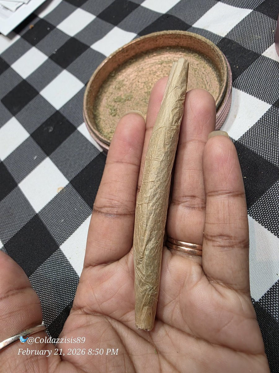 ColdAzzIsis89's tweet photo. Saturday Night Special.๐โจ๏ธ๐จ
Have you smoked your greens today?
#onlyplants #Mmemberville #virginiaisforgrowers #marijuana #CannabisCommunity #Weed #growyourown #plant #joint #blunt
#Keif https://t.co/k48nmtDYvs