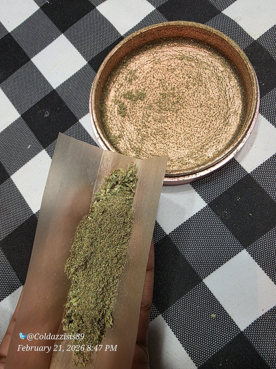 ColdAzzIsis89's tweet photo. Saturday Night Special.๐โจ๏ธ๐จ
Have you smoked your greens today?
#onlyplants #Mmemberville #virginiaisforgrowers #marijuana #CannabisCommunity #Weed #growyourown #plant #joint #blunt
#Keif https://t.co/k48nmtDYvs