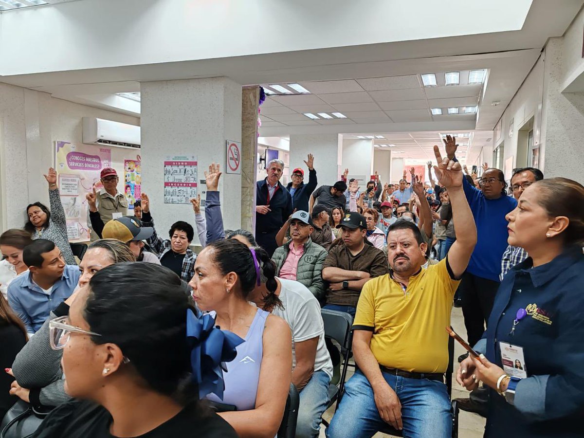 La transformación llega al <a href="/ISSSTEAgs/">Issste Aguascalientes</a> a través de #LaClínicaEsNuestra 💙🏥

En un ejercicio de participación ciudadana, 🙋🏻‍♀️🙋🏻‍♂️ las y los derechohabientes de nuestro Instituto lograron crear los Comités de Salud para el Bienestar (COSABI); los cuales serán los responsables en 🧵 1/2