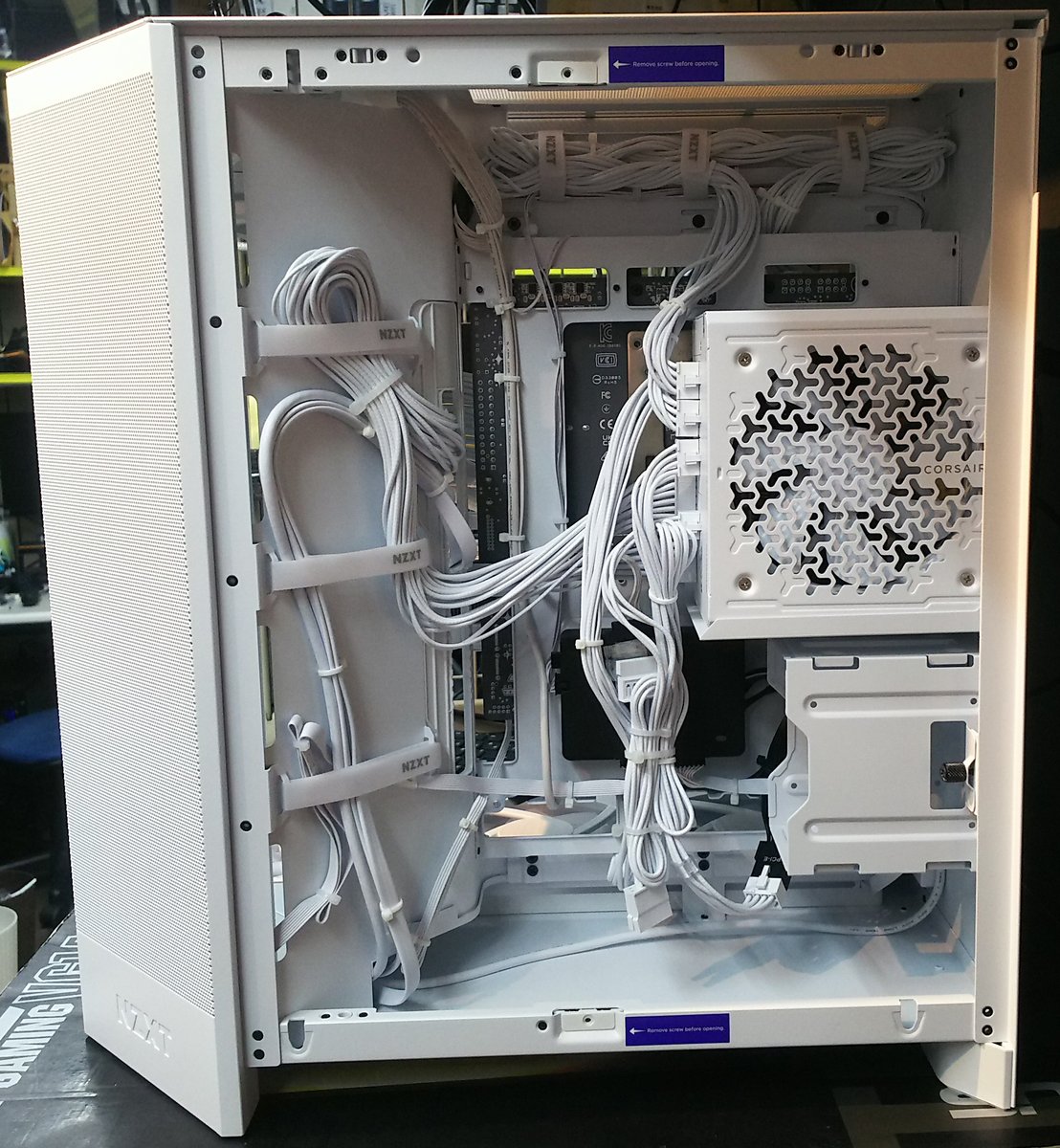 本店2F・BF】 H9 FLOW RGB+(2025)を使ったホワイトカスタムPC組立代行