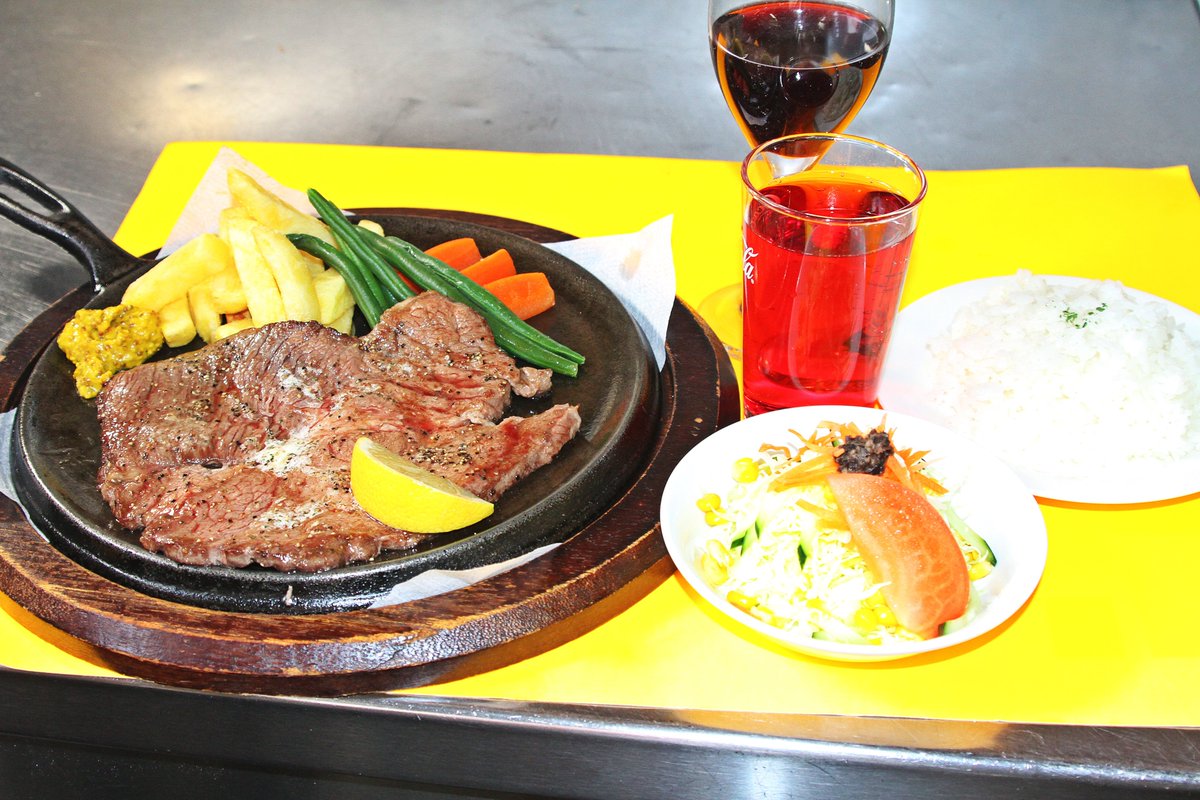 hisa70707's tweet photo. ピザ&amp;レストラン　宝島です
肉を食べて元気に楽しくやろう
肩ロースステーキメニュー
＜＜　肩ロースステーキセット　＞＞

牛肉の素敵な部位　肩ロース使ったステーキ https://t.co/gEXa07cgHV