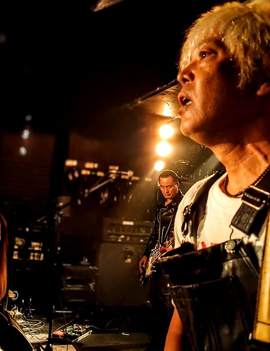 tetsu8367's tweet photo. 昨夜！「2/21 新宿ACB」
THE JIMMY JETS🎸

久しぶりの もみくちゃ楽しかったぜ！そして声が枯れたぜ✌

途中で横っ腹つったのは内緒w https://t.co/BtJnDeVI21