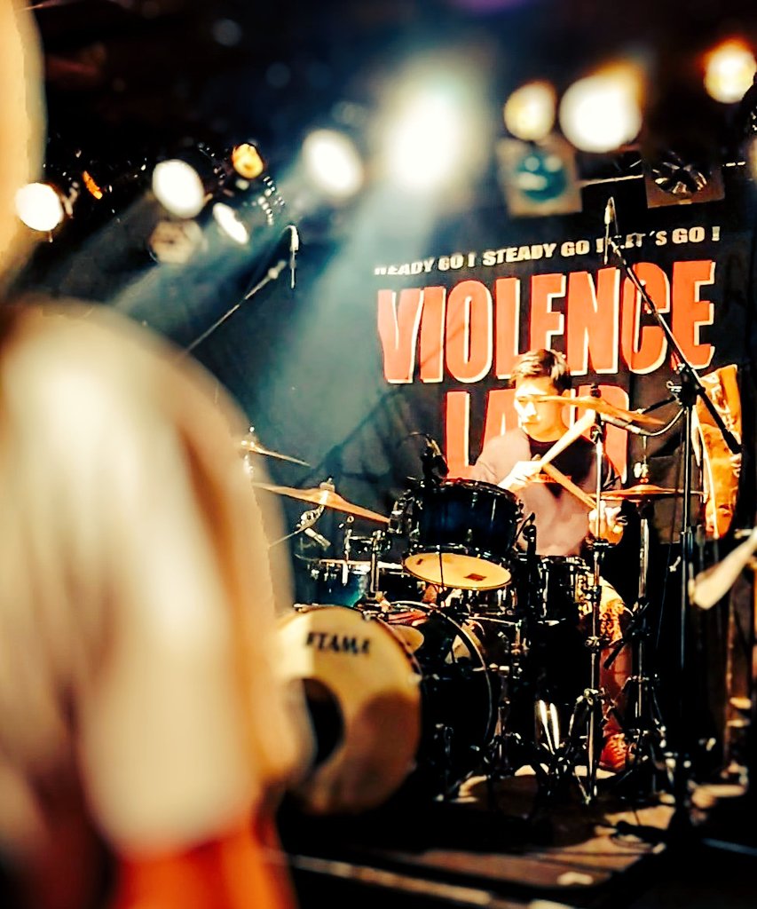 tetsu8367's tweet photo. 昨夜！「2/21 新宿ACB」
THE JIMMY JETS🎸

久しぶりの もみくちゃ楽しかったぜ！そして声が枯れたぜ✌

途中で横っ腹つったのは内緒w https://t.co/BtJnDeVI21