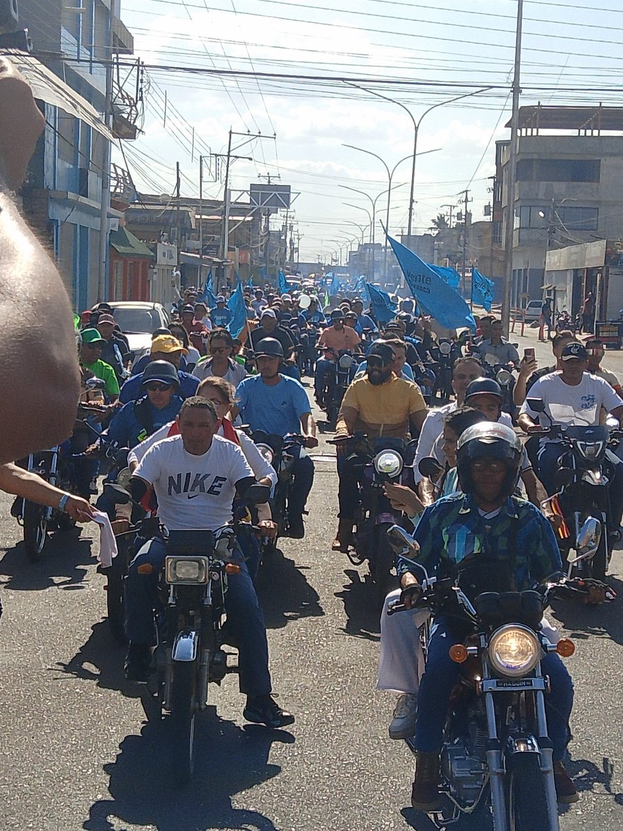 <a href="/NahirMota/">Nahir Mota</a> volvió, y su gente la recibe con amor y fuerza. Porque el pueblo no olvida tú lucha.
<a href="/VenteApure/">Vente Apure</a> <a href="/VenteVenezuela/">Vente Venezuela</a> <a href="/MariaCorinaYA/">María Corina Machado</a>